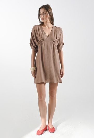 Kobieca sukienka w kolorze oliwkowym