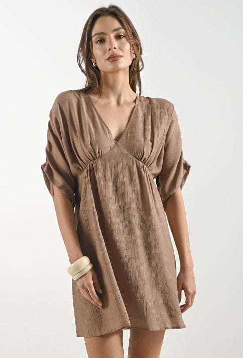 Kobieca sukienka w kolorze oliwkowym