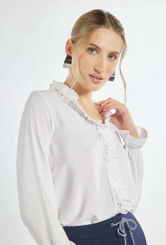 Elegancka bluzka z koronką