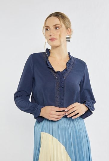 Elegancka bluzka z koronką