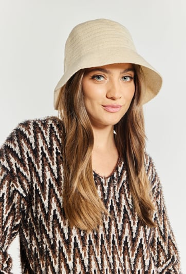 Dzianinowy kapelusz damski