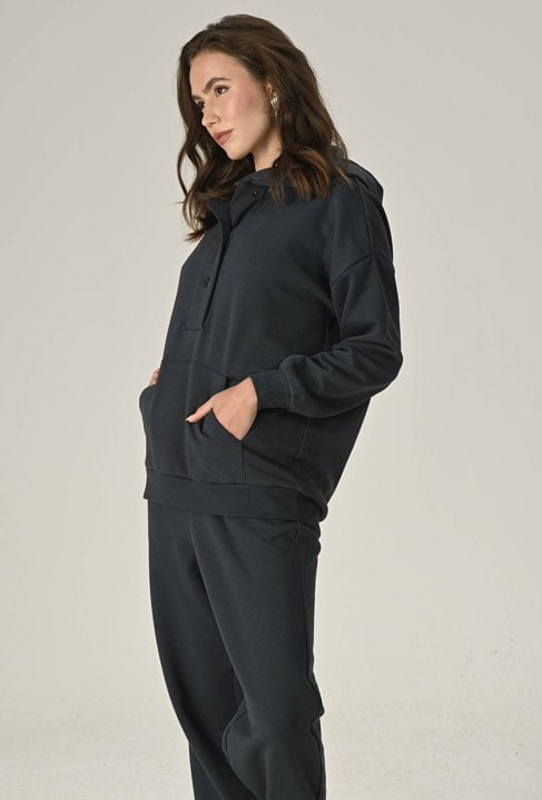 Bluza o luźnym kroju z kapturem