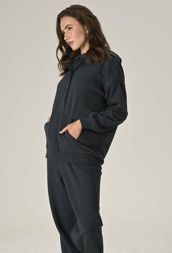 Bluza o luźnym kroju z kapturem