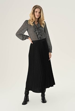 Bluzka ze zwiewnej tkaniny w biało-czarny wzór