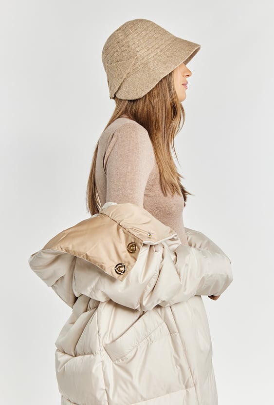 Dzianinowy kapelusz damski