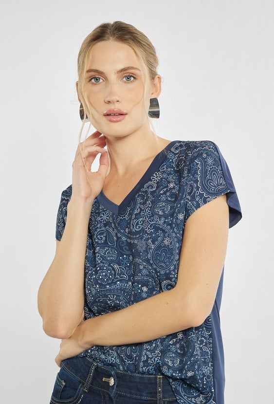 Wzorzysta bluzka