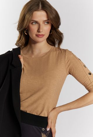 Bluzka z ozdobnymi guzikami