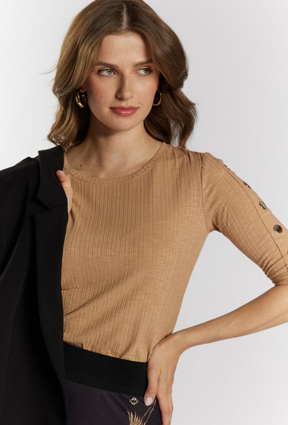 Bluzka z ozdobnymi guzikami