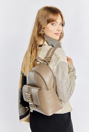 Plecak damski z ozdobną klamerką