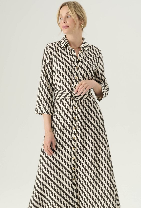 Długa sukienka w energetyczny print