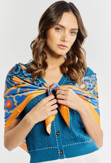 Wzorzysta chusta damska