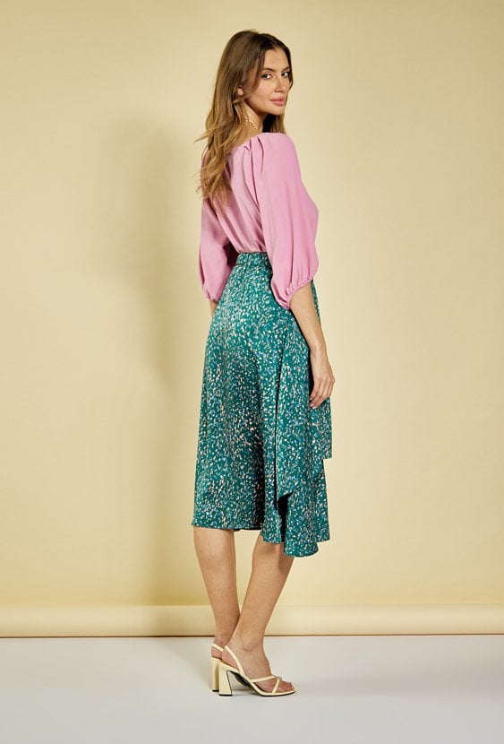 Wzorzysta spódnica midi