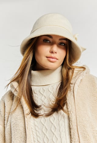Wełniany kapelusz damski