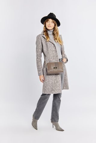 Mała torebka z paskiem