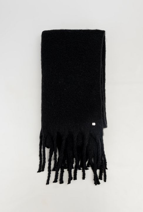 Czarny puchowy szal
