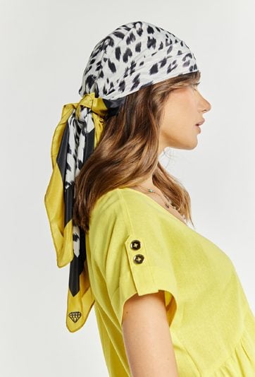 Apaszka damska ze zwierzęcym motywem