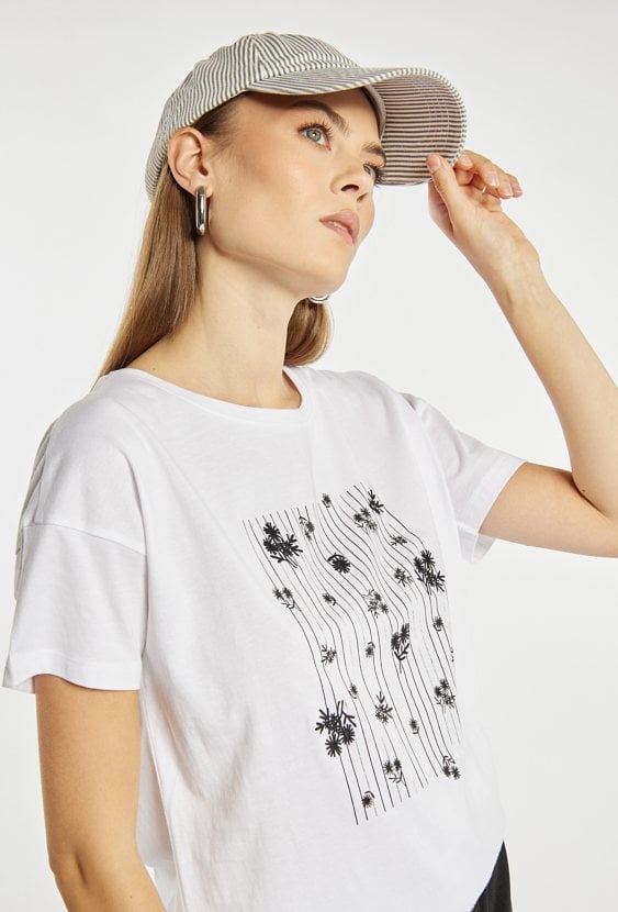 Czapka z daszkiem w paski