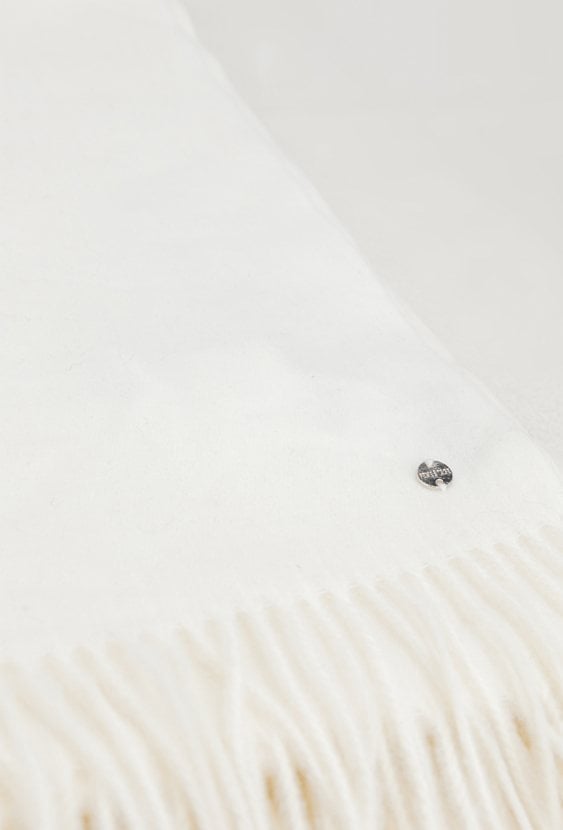 Biały szal z domieszką wełny