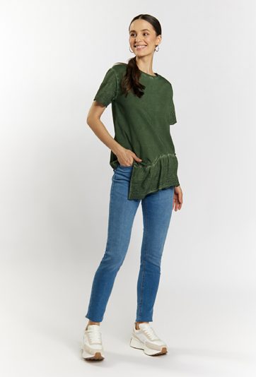 Bawełniany T-shirt damski z ażurową falbanką