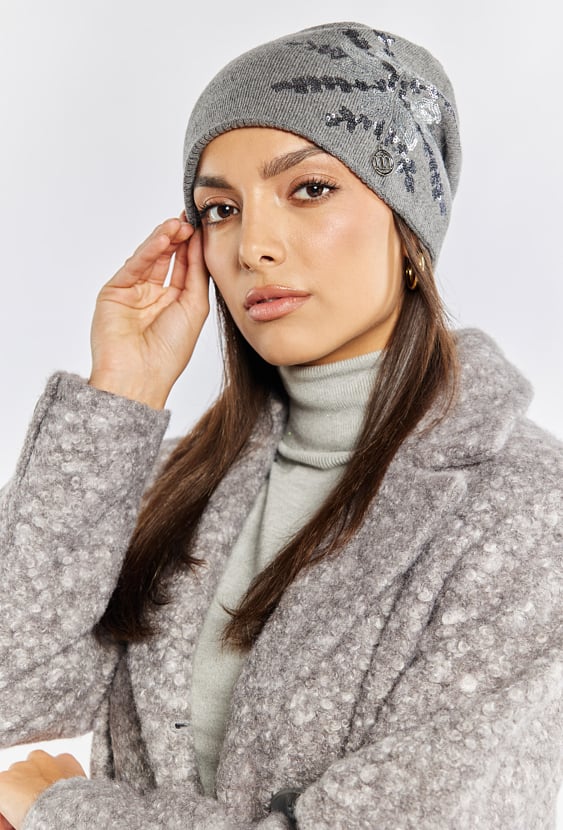 Czapka damska z cekinami