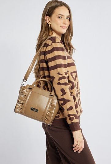 Kuferek ze zdobieniem z przodu