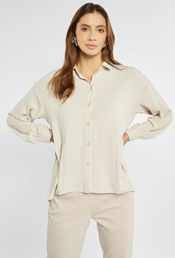 Koszula z asymetrycznym dołem