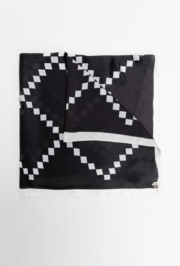 Wzorzysta apaszka damska