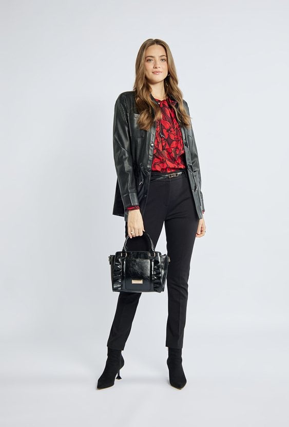 Kuferek ze zdobieniem z przodu