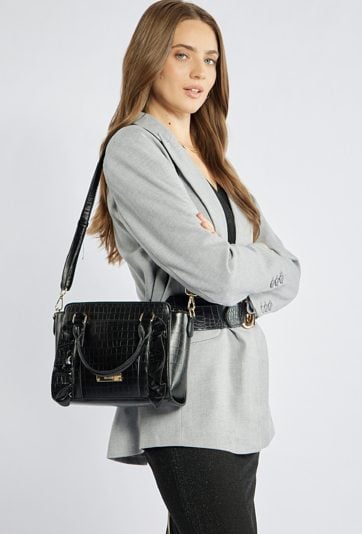 Kuferek ze zdobieniem z przodu