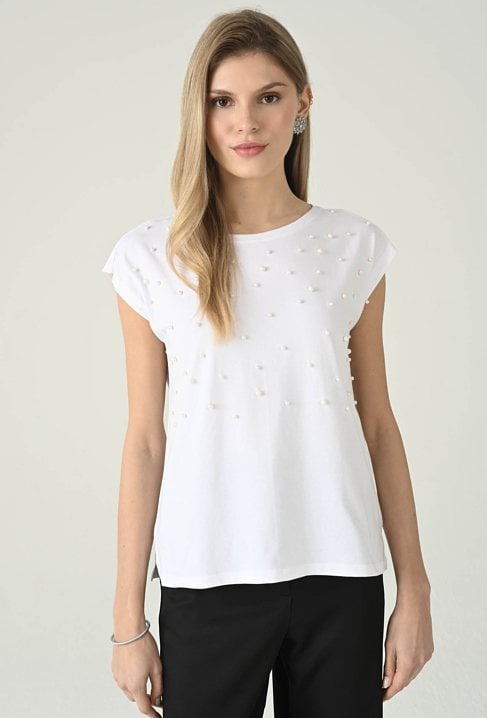 T-shirt z aplikacjami