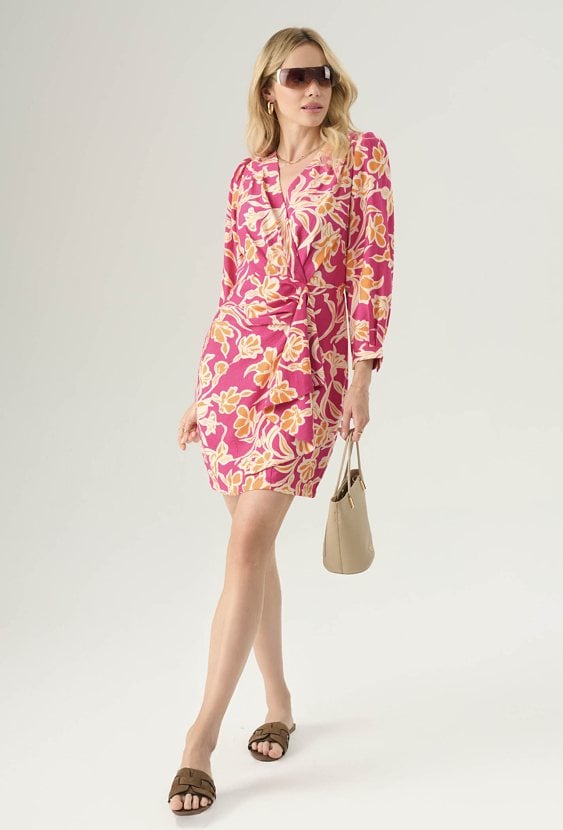 Wyrazista kobieca sukienka