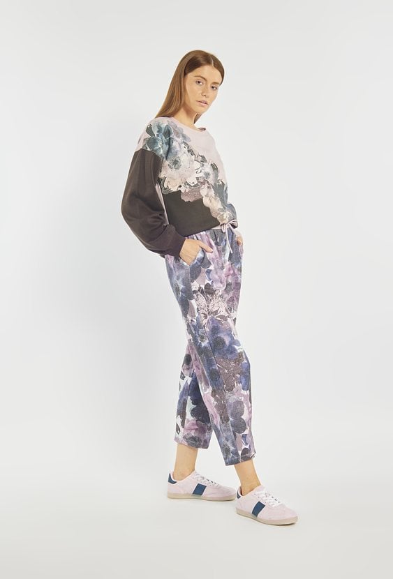 Spodnie dresowe w kwiatowy wzór