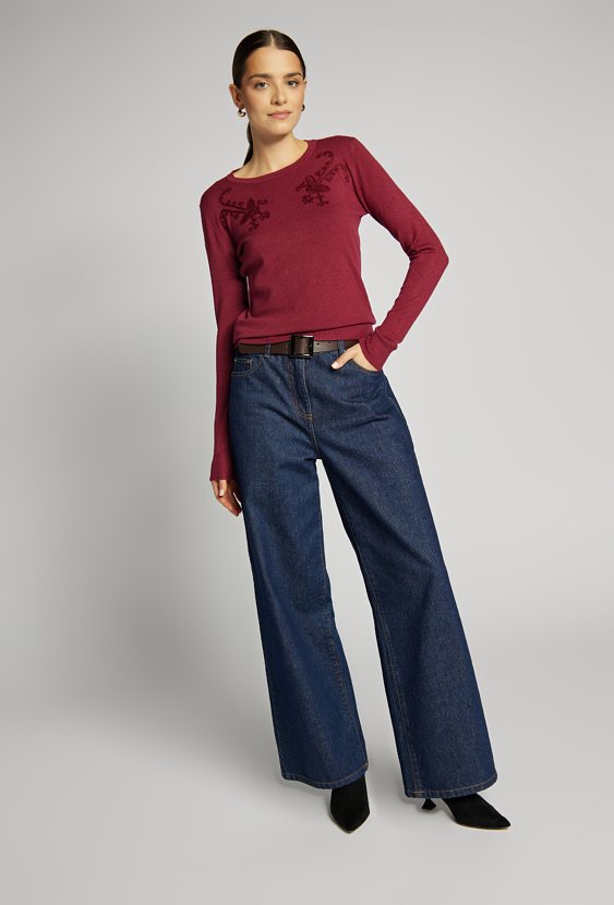 Sweter damski z haftem