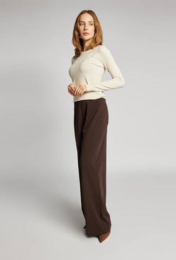 Sweter damski z haftem