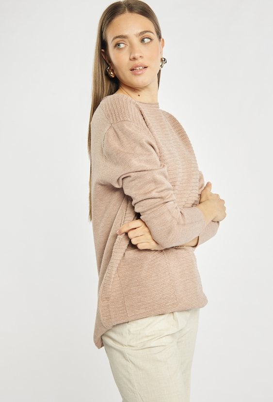 Sweter z kieszonkami