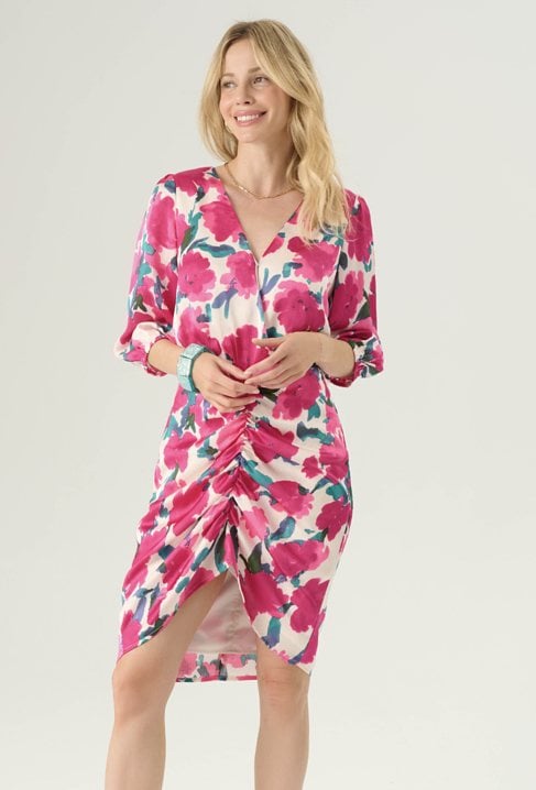 Sukienka z marszczeniem w energetyczny print