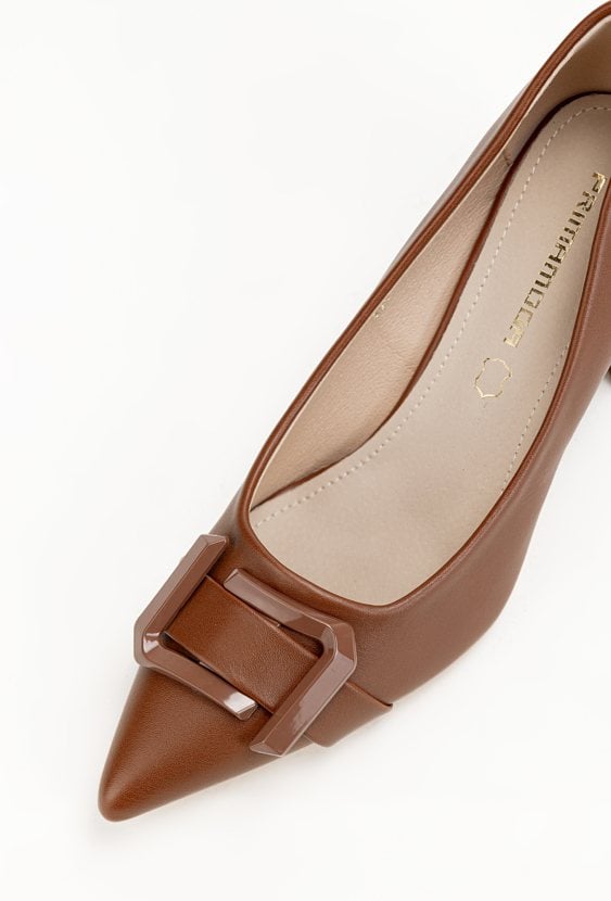 Brązowe czółenka z ozdobną klamrą FALLA