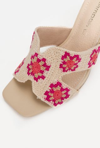 Klapki z kwiatowym wzorem