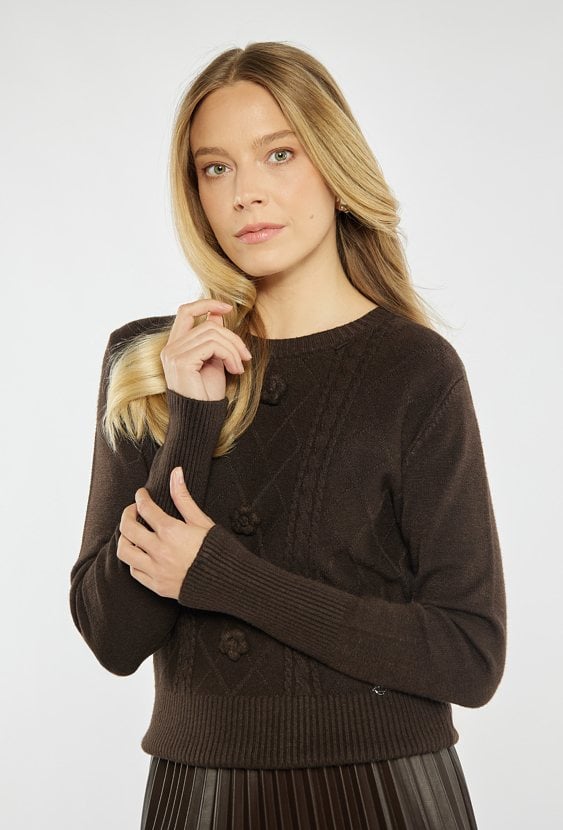 Sweter z kwiatkami 3D