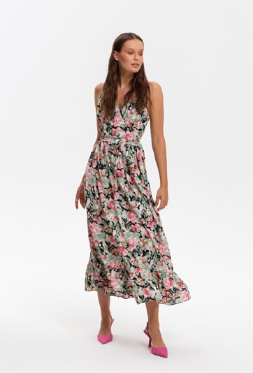 Sukienka na ramiączkach w kwiaty