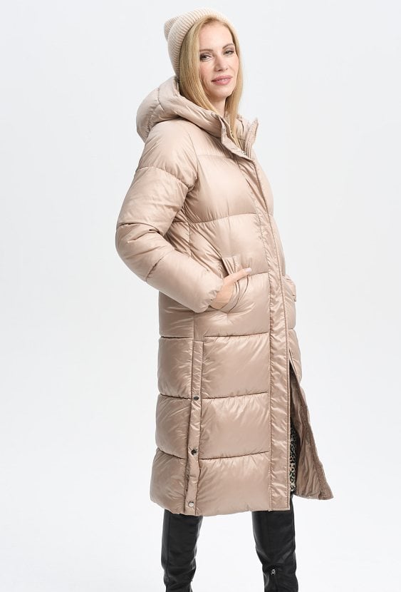 Długa pikowana kurtka z kapturem