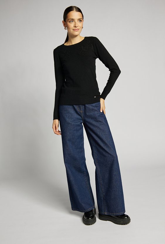 Sweter damski z haftem