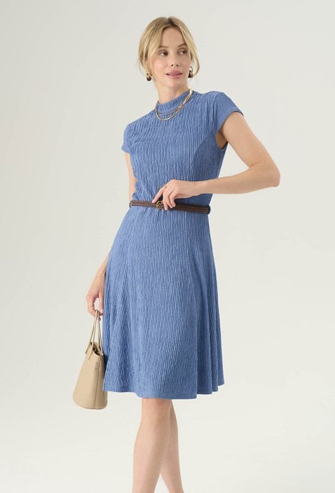 Minimalistyczna krótka sukienka