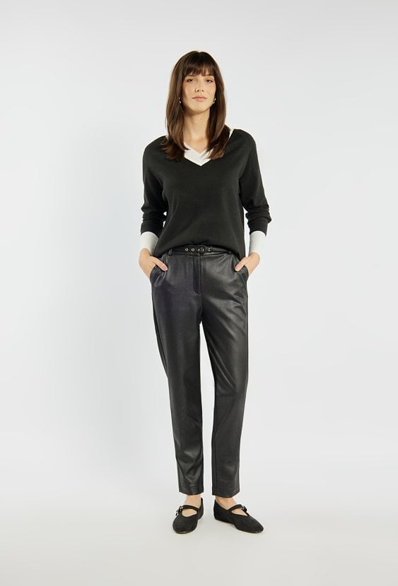 Spodnie damskie o prostym kroju