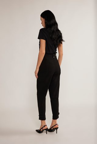 Materiałowe spodnie typu cargo