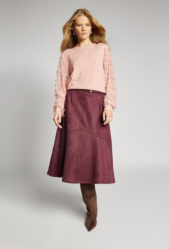 Sweter z frędzlami na rękawach