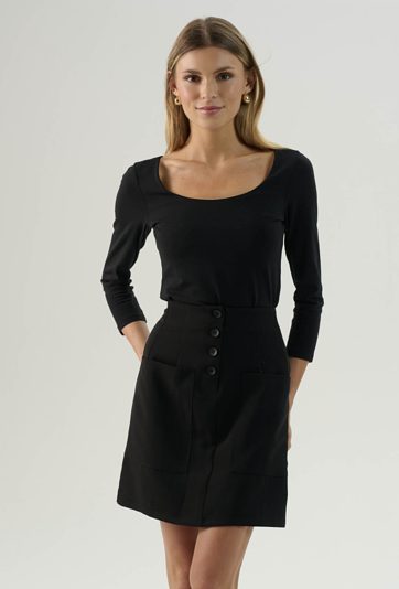 Krótka czarna spódnica