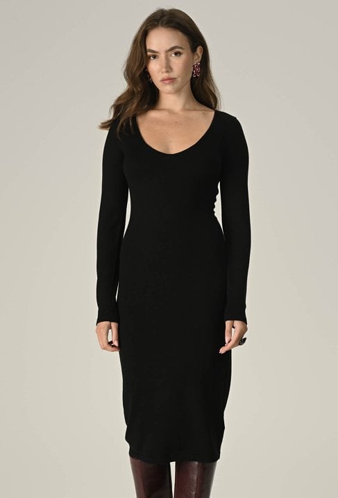 Długa dzianinowa sukienka z wiskozy