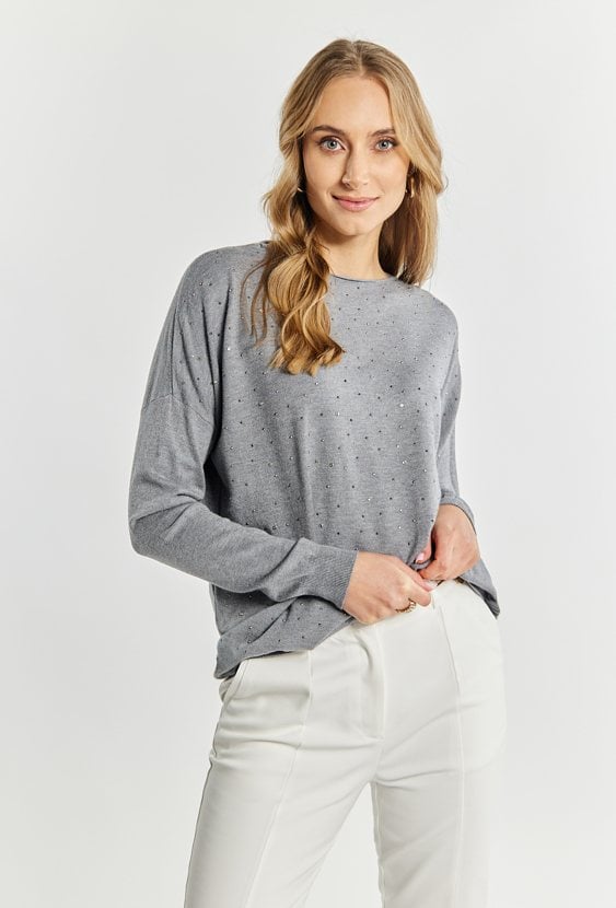 Sweter damski z ozdobną aplikacją