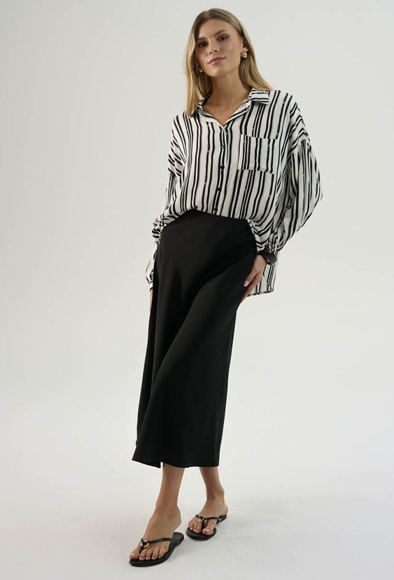 Długa satynowa spódnica